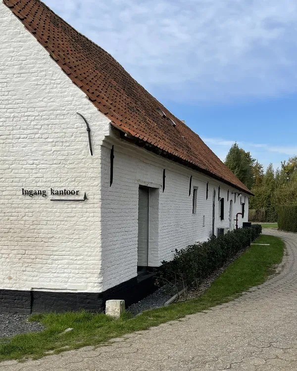 Ingang van het Areos-kantoor